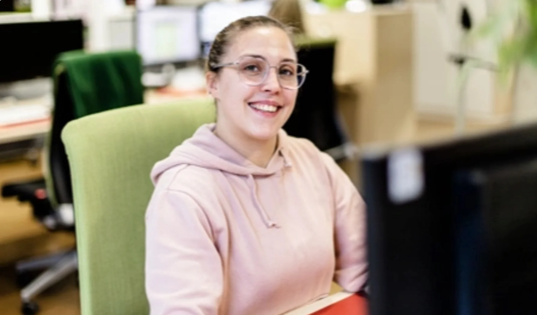 Cora bei der Arbeit - TDM Mitarbeiterin